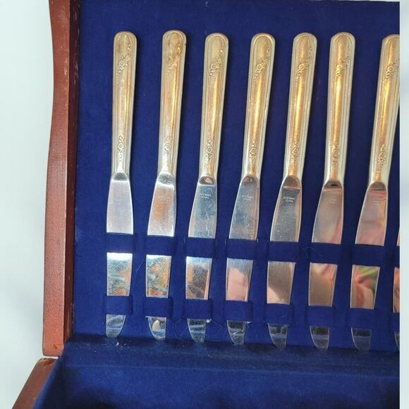 Vtg 1940s Silverware Set QUEEN BESS Tudor Plate ONEIDA Flatware 51 Pieces AS IS - Picture 9 of 15